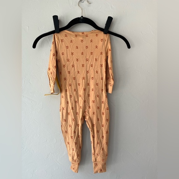 ✨SKIMS SLEEP BABY ONESIE GINGERBREAD PRINT IN CARAMEL 12M - Picture 4 of 4